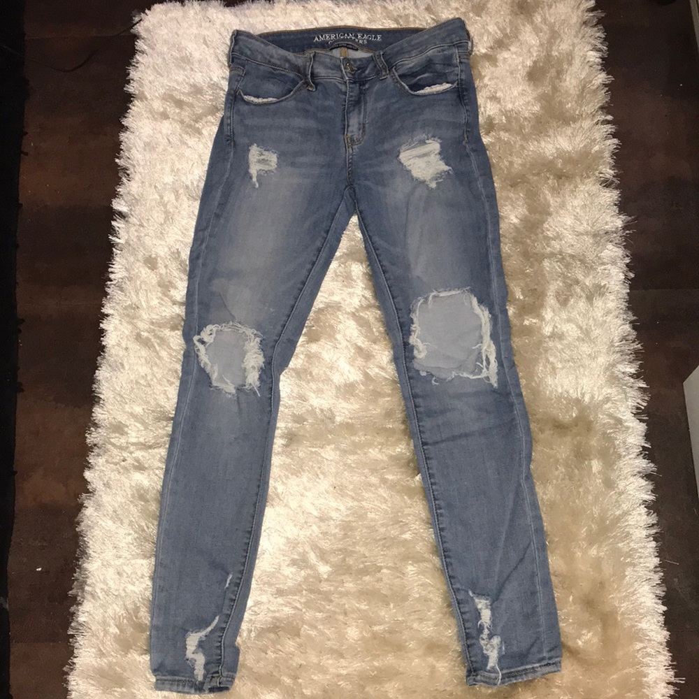 American Eagle Hi-Rise Distressed Jeans